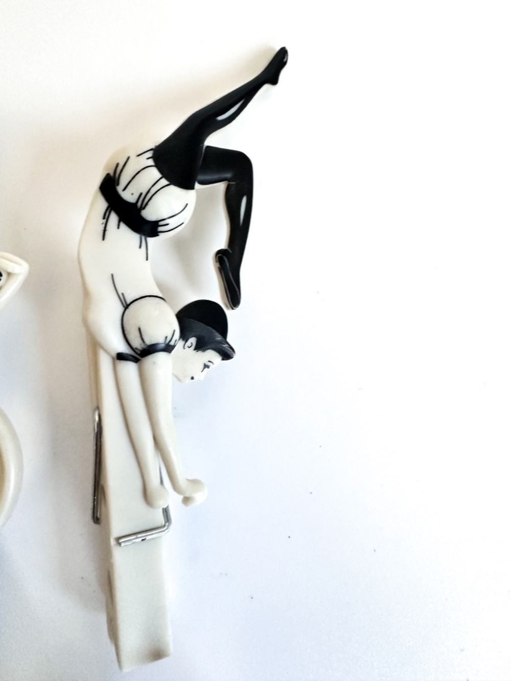 Ornamental Circus People Clothes Pins  The Amazing Pegzini Family Laundry Pegs - Picture 5 of 11